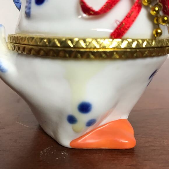 Capo De Mode VTG Ceramic White & Blue Goose Or Duck Trinket Box With Flowers - Picture 7 of 9